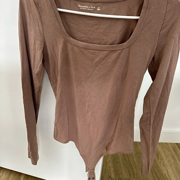 BUNDLE OF 2 Soft AF A&F Long Sleeve Bodysuits - Picture 4 of 5